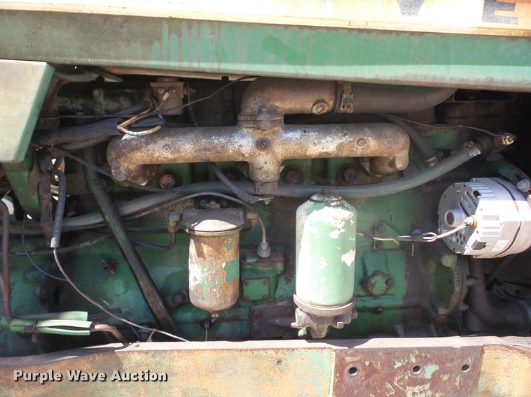 image for item DT9415 Oliver 1800 tractor