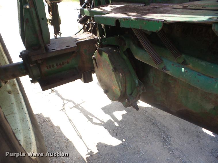 image for item DT9415 Oliver 1800 tractor