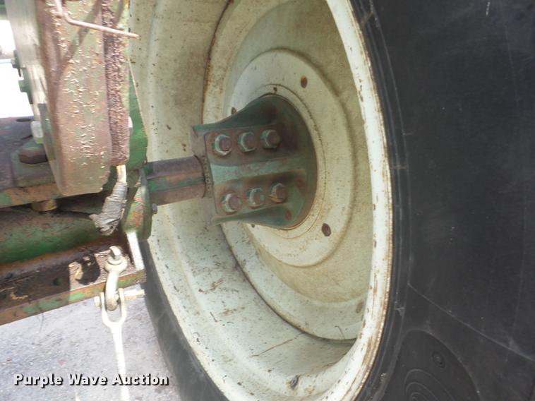 image for item DT9415 Oliver 1800 tractor