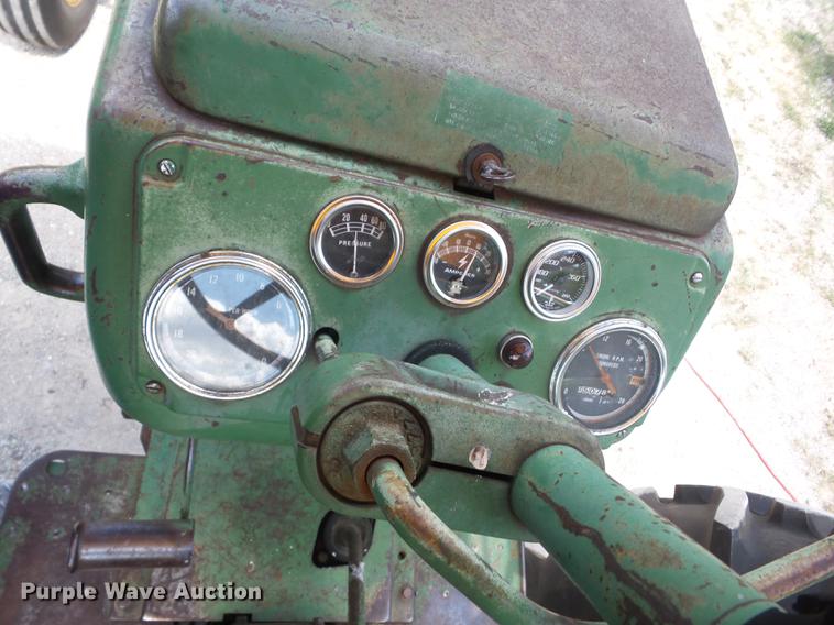 image for item DT9415 Oliver 1800 tractor