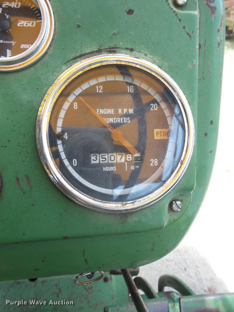 image for item DT9415 Oliver 1800 tractor