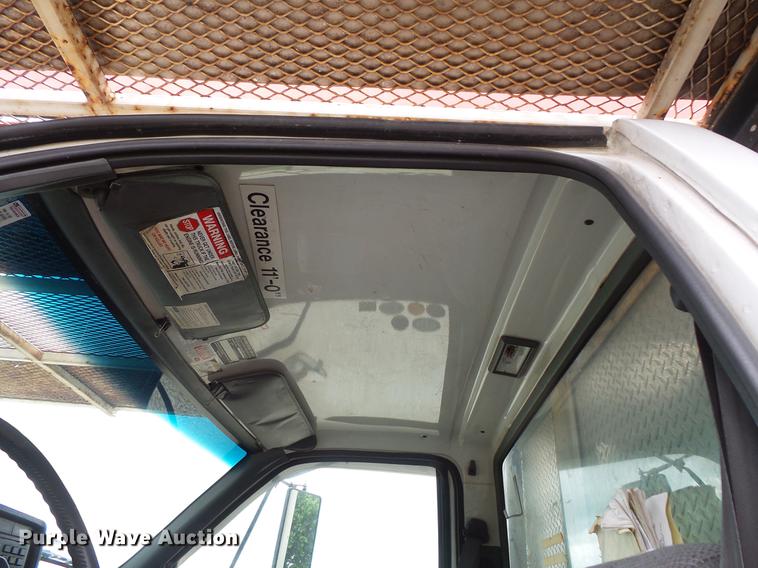 image for item DV9348 2000 Chevrolet C6500 utility truck