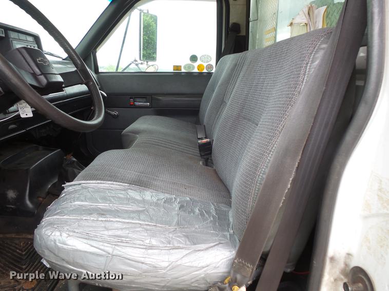 image for item DV9348 2000 Chevrolet C6500 utility truck