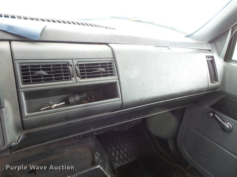 image for item DV9348 2000 Chevrolet C6500 utility truck