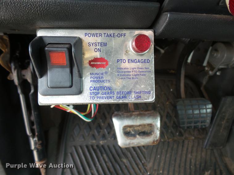 image for item DV9348 2000 Chevrolet C6500 utility truck