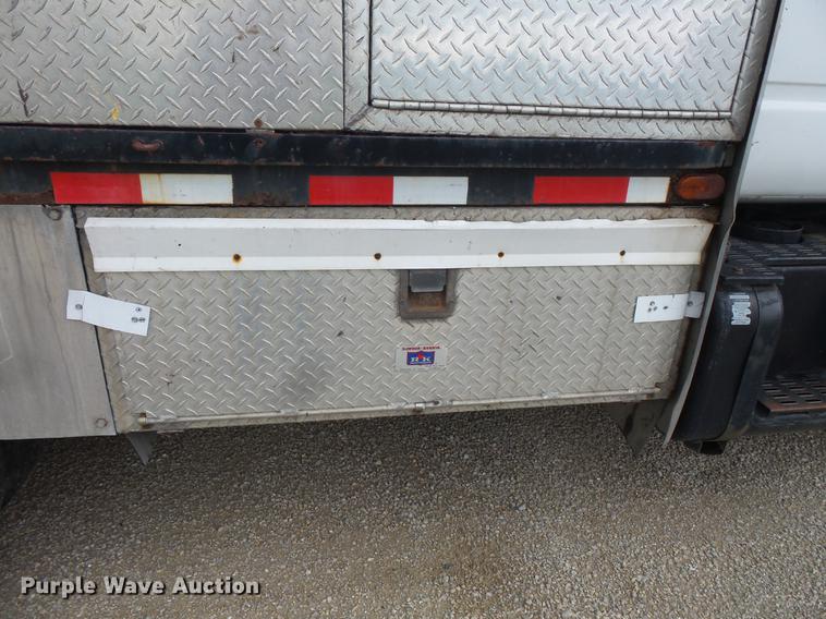 image for item DV9348 2000 Chevrolet C6500 utility truck