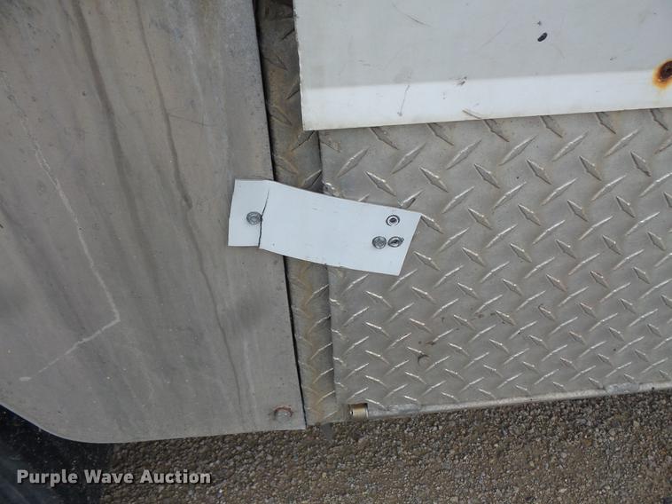 image for item DV9348 2000 Chevrolet C6500 utility truck