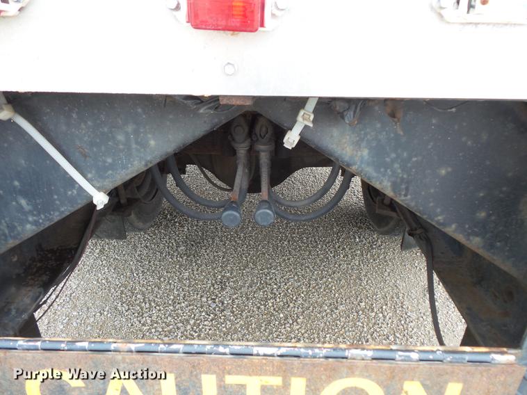 image for item DV9348 2000 Chevrolet C6500 utility truck