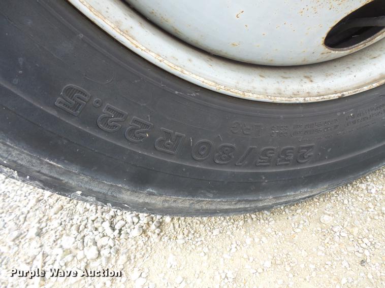 image for item DV9348 2000 Chevrolet C6500 utility truck