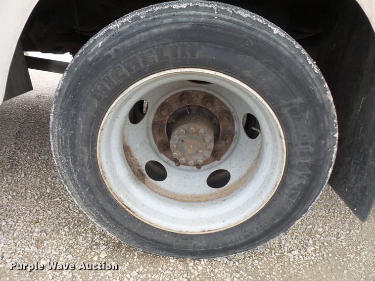 image for item DV9348 2000 Chevrolet C6500 utility truck