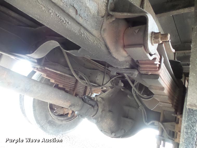 image for item DV9348 2000 Chevrolet C6500 utility truck