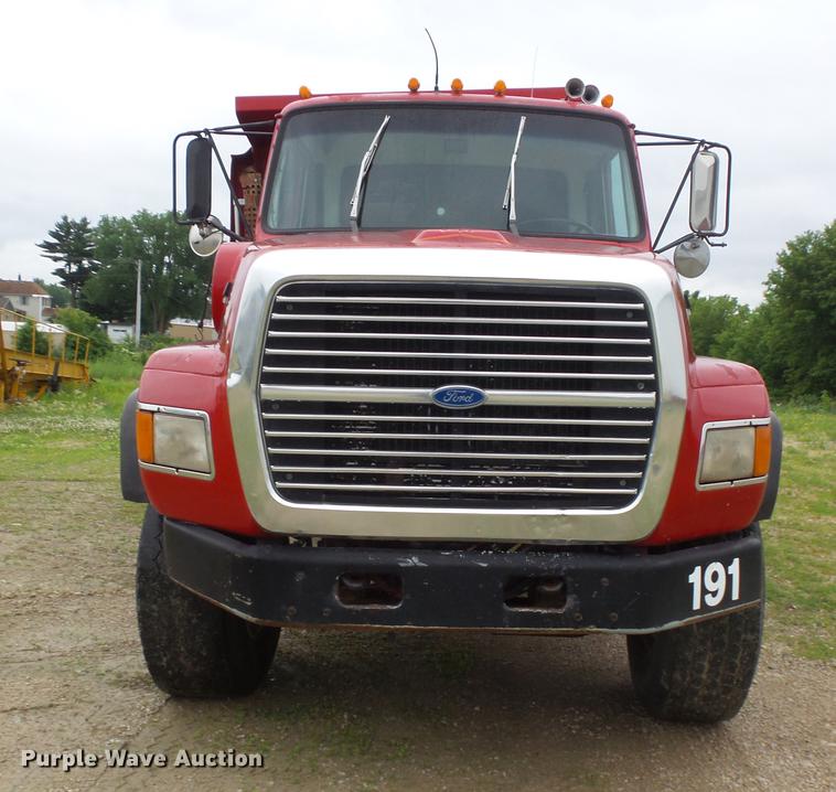 image for item DV9359 1993 Ford L8000 fertilizer truck