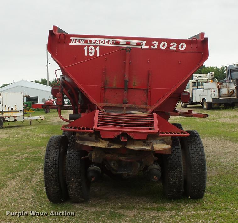 image for item DV9359 1993 Ford L8000 fertilizer truck
