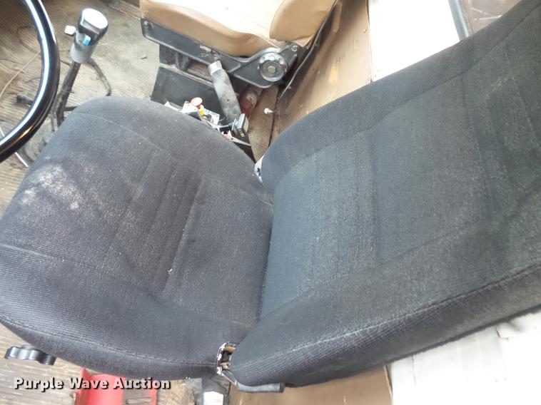 image for item DV9359 1993 Ford L8000 fertilizer truck