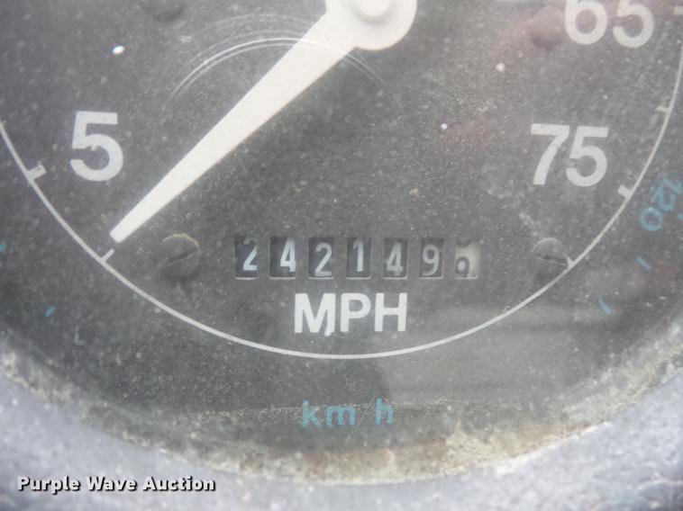 image for item DV9359 1993 Ford L8000 fertilizer truck