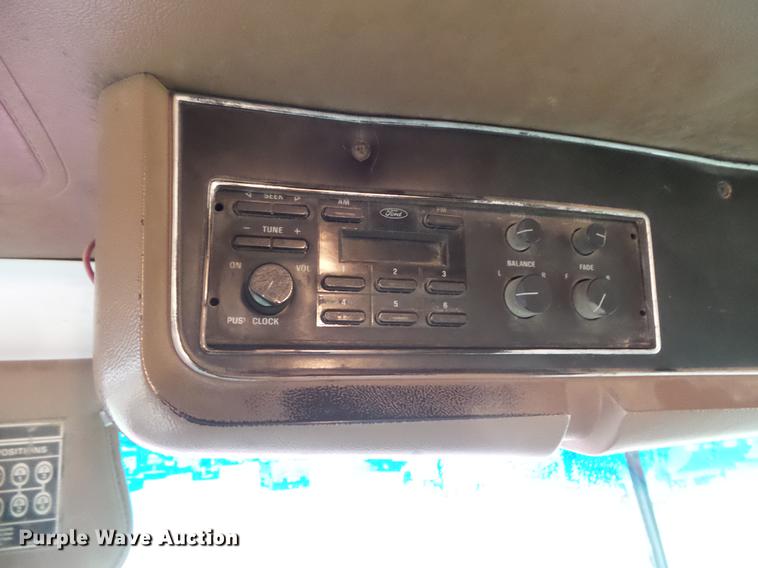 image for item DV9359 1993 Ford L8000 fertilizer truck