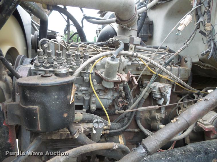 image for item DV9359 1993 Ford L8000 fertilizer truck