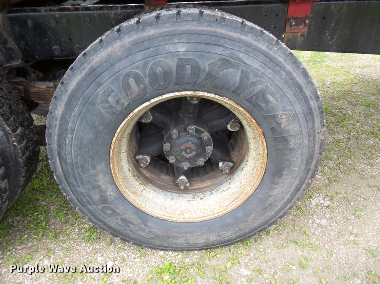 image for item DV9359 1993 Ford L8000 fertilizer truck