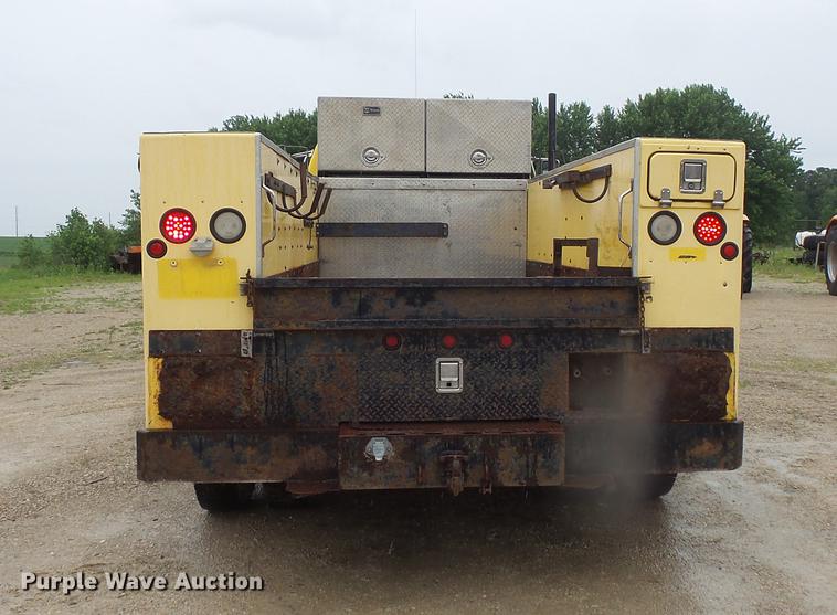 image for item DV9364 1998 Ford F700 Crew Cab utility truck