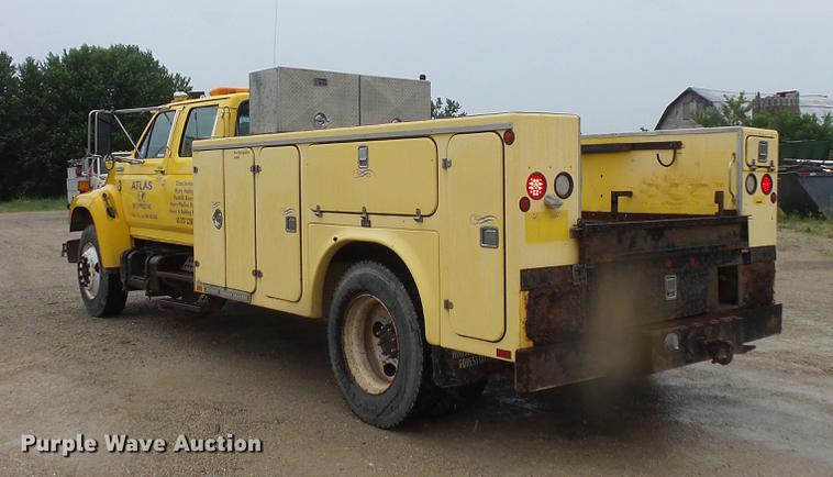 image for item DV9364 1998 Ford F700 Crew Cab utility truck