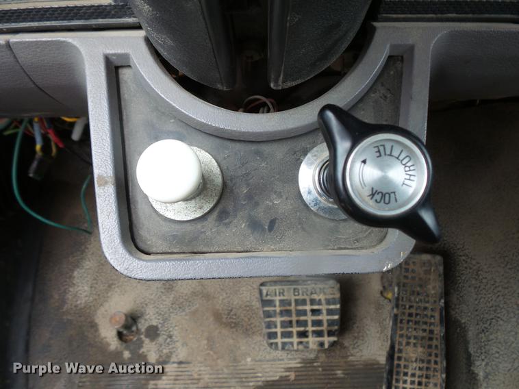 image for item DV9364 1998 Ford F700 Crew Cab utility truck