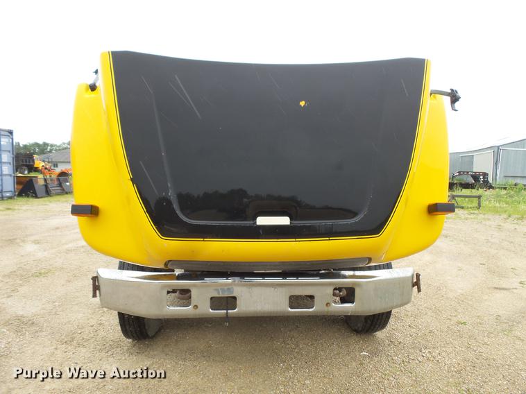 image for item DV9364 1998 Ford F700 Crew Cab utility truck