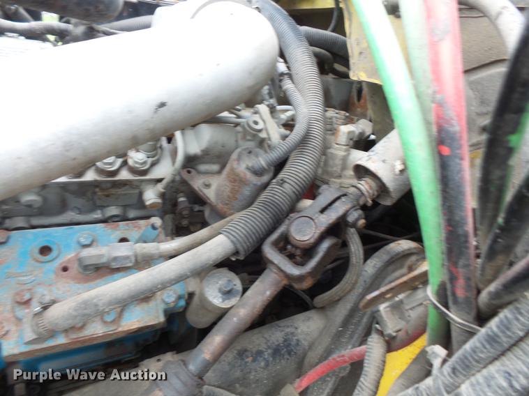 image for item DV9364 1998 Ford F700 Crew Cab utility truck