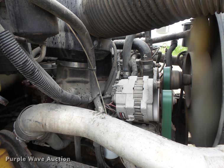 image for item DV9364 1998 Ford F700 Crew Cab utility truck