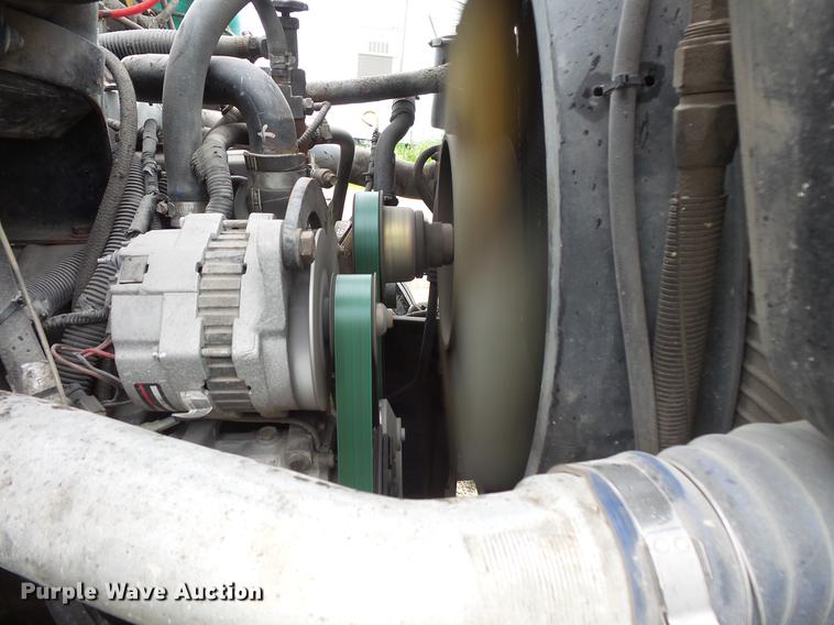 image for item DV9364 1998 Ford F700 Crew Cab utility truck