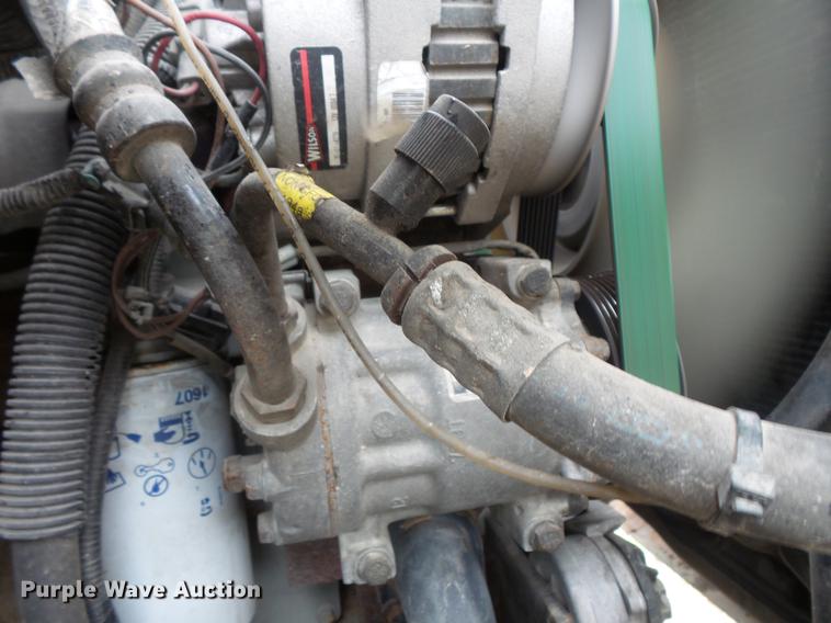 image for item DV9364 1998 Ford F700 Crew Cab utility truck