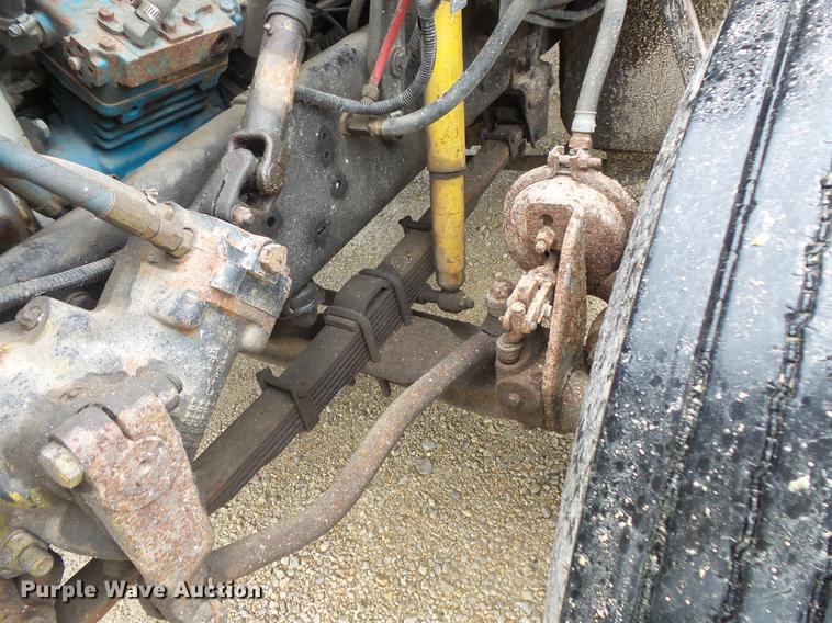 image for item DV9364 1998 Ford F700 Crew Cab utility truck