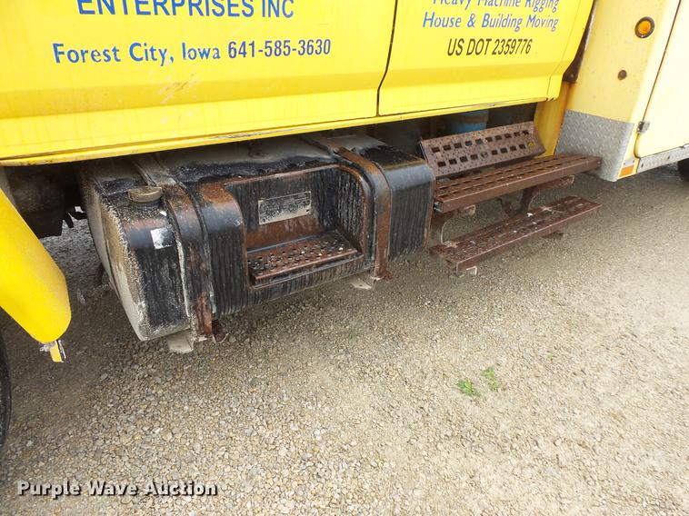 image for item DV9364 1998 Ford F700 Crew Cab utility truck