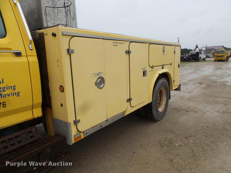 image for item DV9364 1998 Ford F700 Crew Cab utility truck