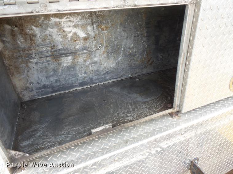 image for item DV9364 1998 Ford F700 Crew Cab utility truck