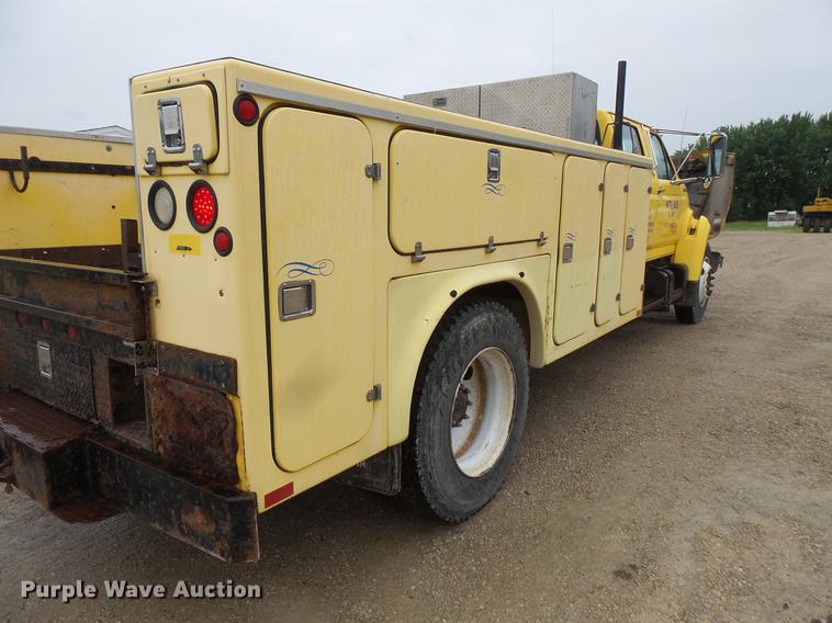 image for item DV9364 1998 Ford F700 Crew Cab utility truck