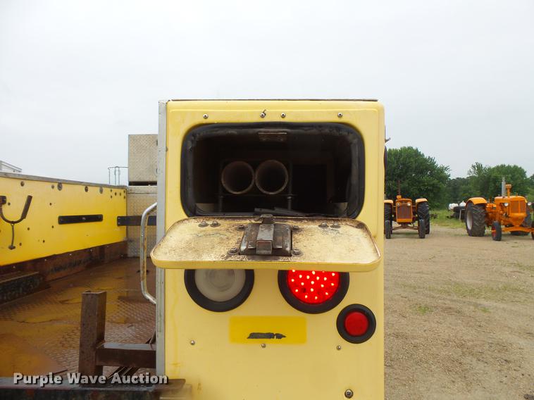 image for item DV9364 1998 Ford F700 Crew Cab utility truck