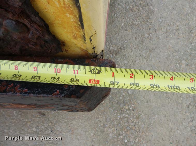 image for item DV9364 1998 Ford F700 Crew Cab utility truck