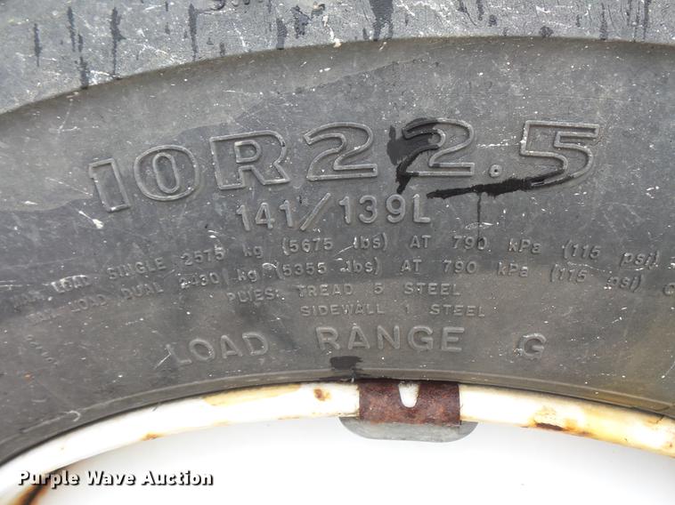 image for item DV9364 1998 Ford F700 Crew Cab utility truck