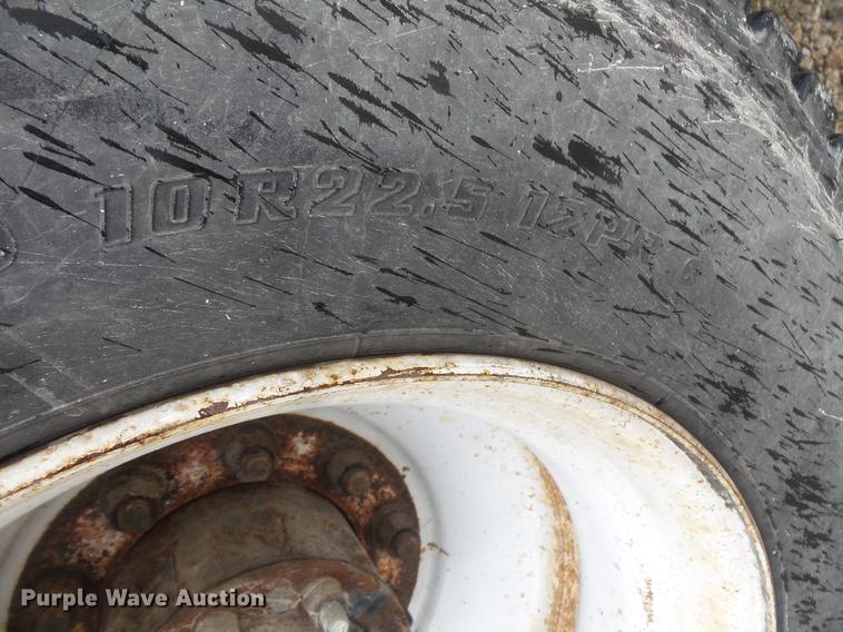 image for item DV9364 1998 Ford F700 Crew Cab utility truck