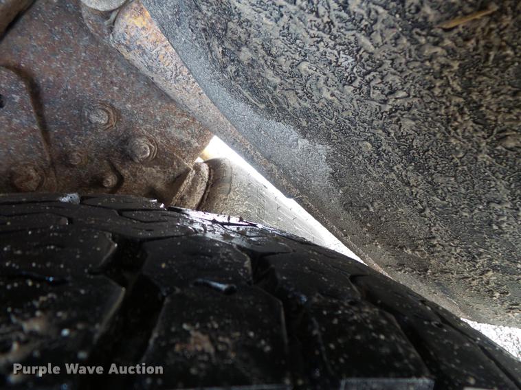 image for item DV9364 1998 Ford F700 Crew Cab utility truck