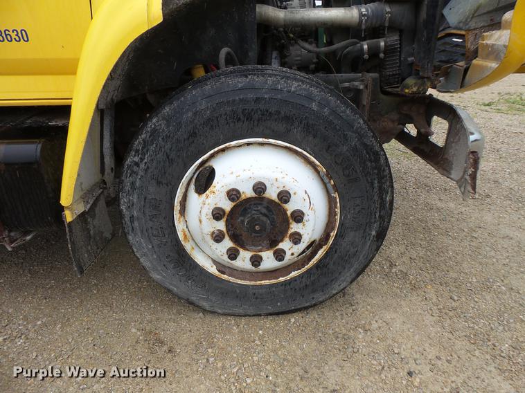 image for item DV9364 1998 Ford F700 Crew Cab utility truck