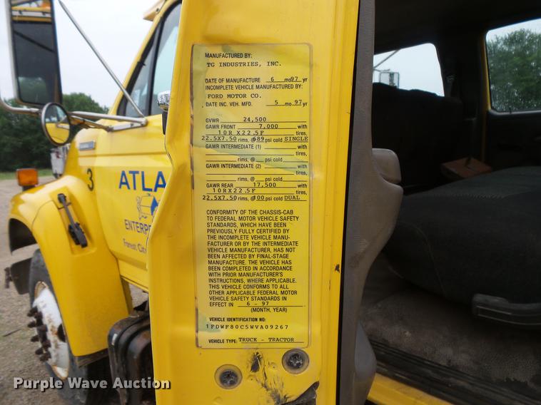 image for item DV9364 1998 Ford F700 Crew Cab utility truck