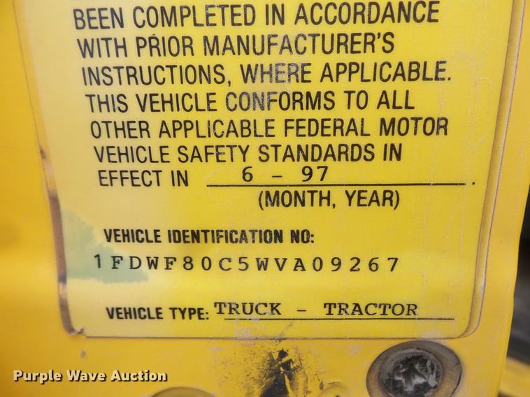 image for item DV9364 1998 Ford F700 Crew Cab utility truck