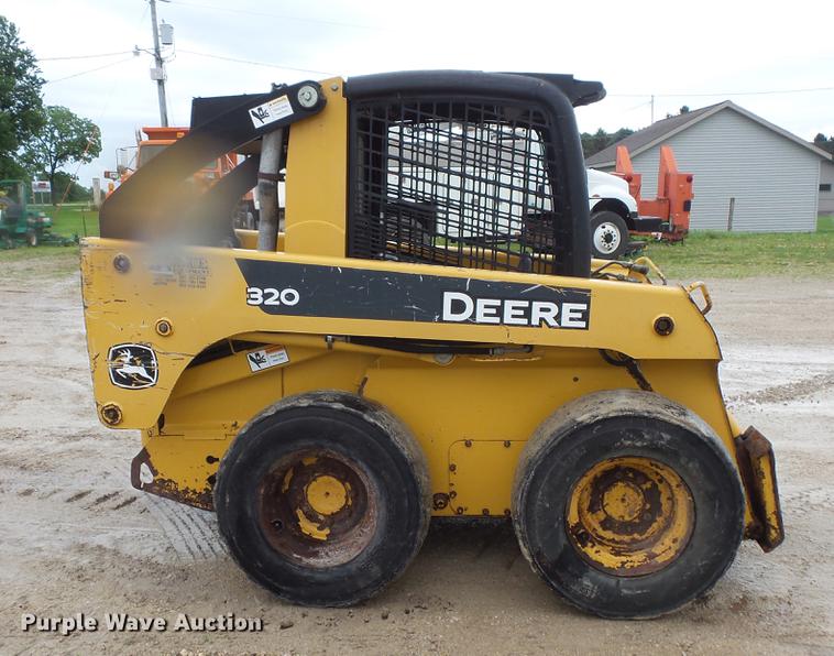 image for item DV9365 2007 John Deere 320 skid steer