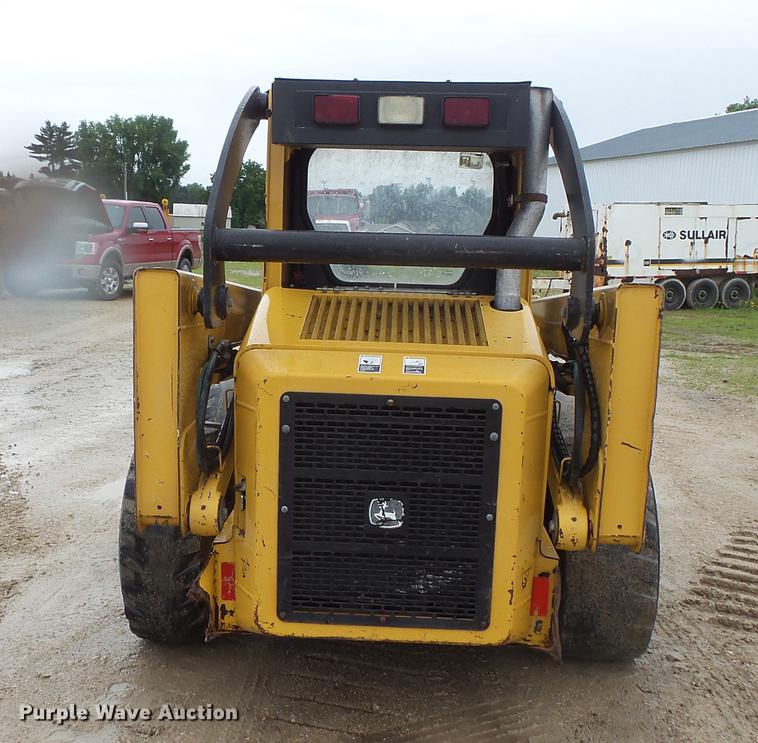 image for item DV9365 2007 John Deere 320 skid steer