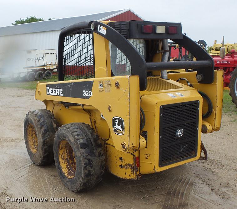 image for item DV9365 2007 John Deere 320 skid steer