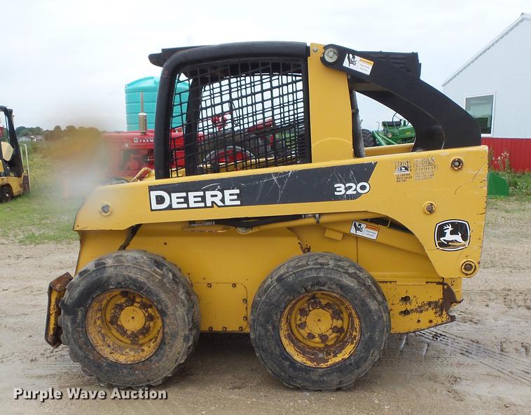image for item DV9365 2007 John Deere 320 skid steer