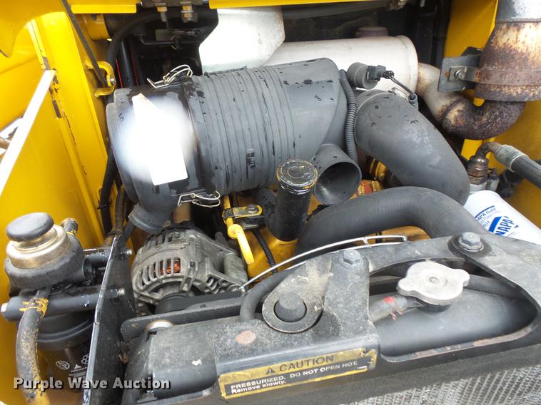 image for item DV9365 2007 John Deere 320 skid steer