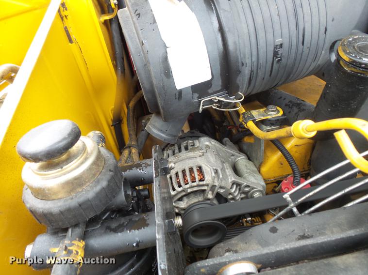 image for item DV9365 2007 John Deere 320 skid steer