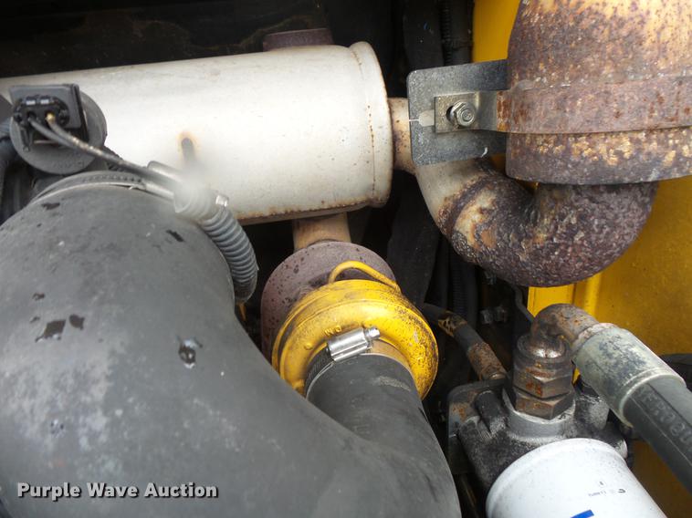 image for item DV9365 2007 John Deere 320 skid steer